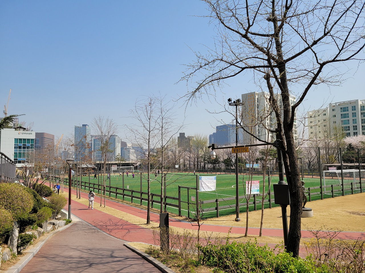 胜利并不多 胜利并不多